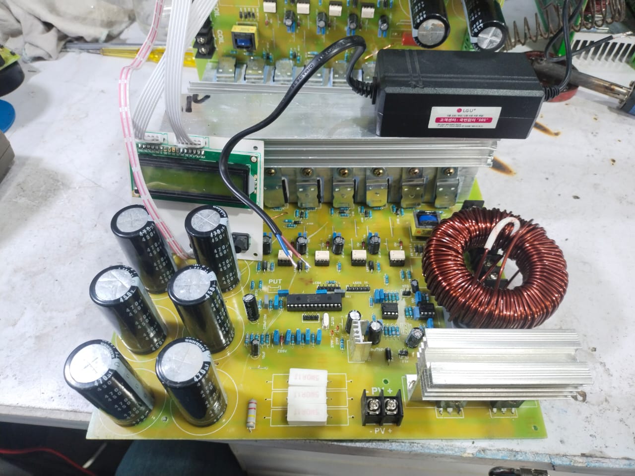 High-Performance Solar Inverter without Battery